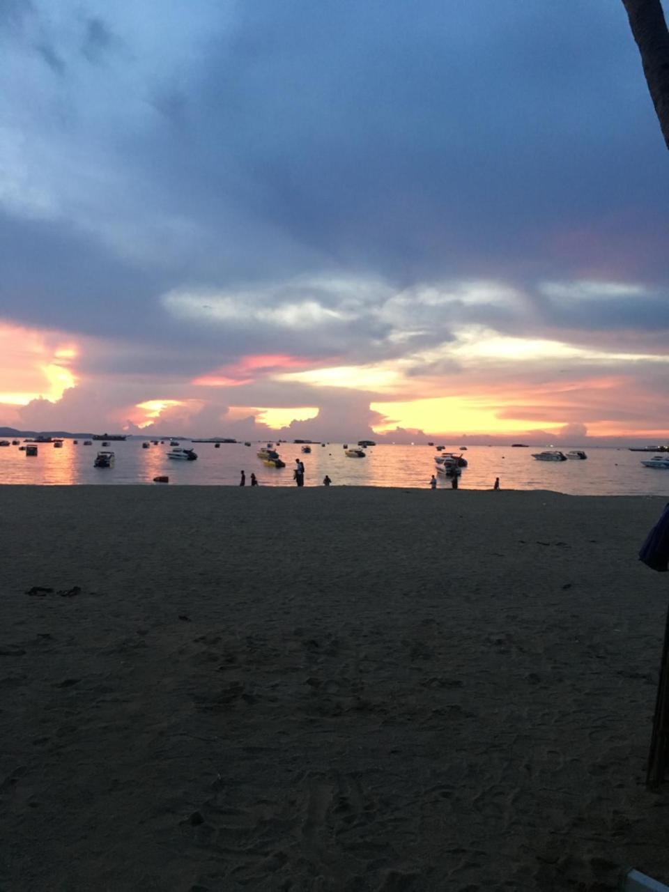 View Talay 1B Studio Pattaya Exteriör bild